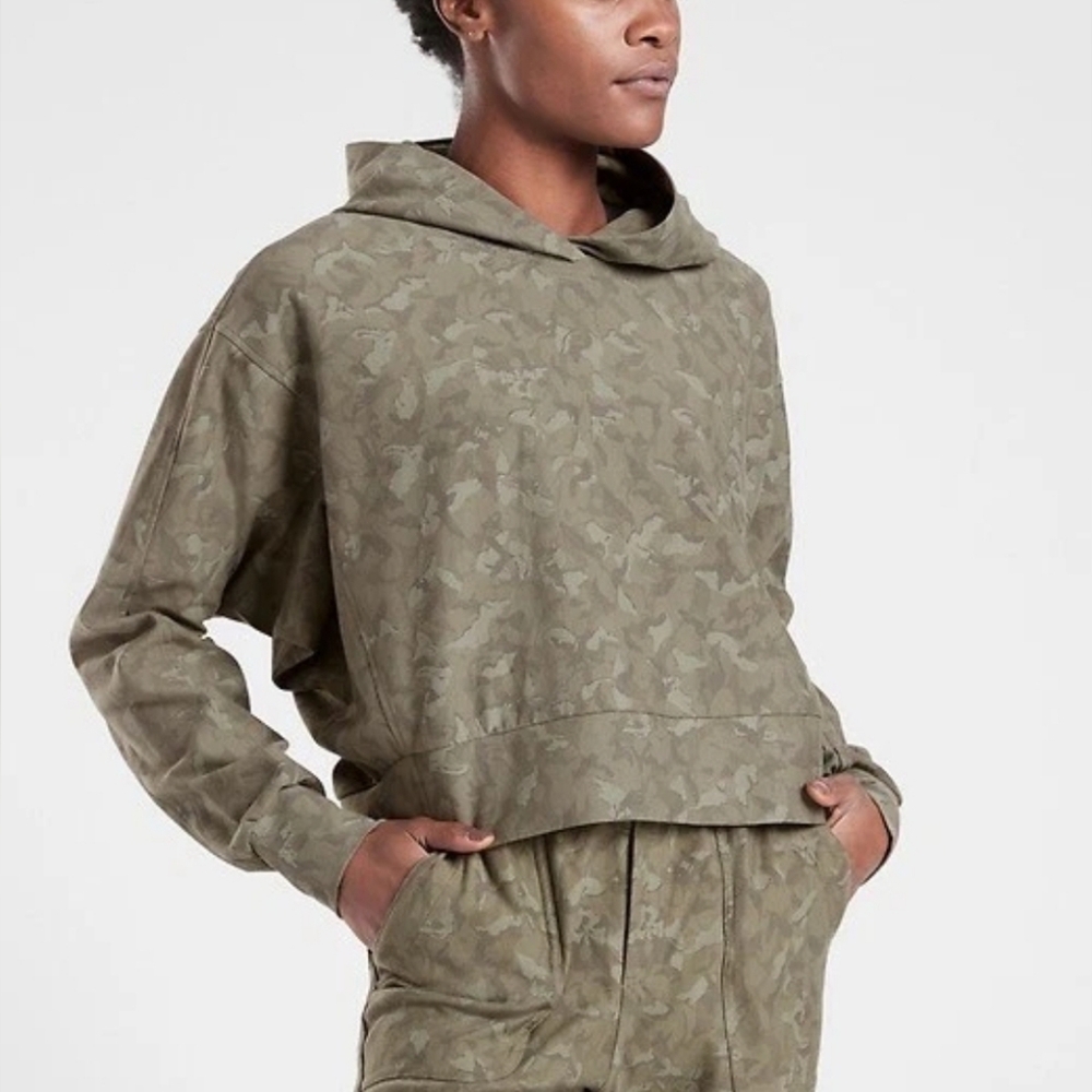 Athleta Farallon Sweatshirt Stratum Oversize Crop Camo Olive Hoodie Size XS